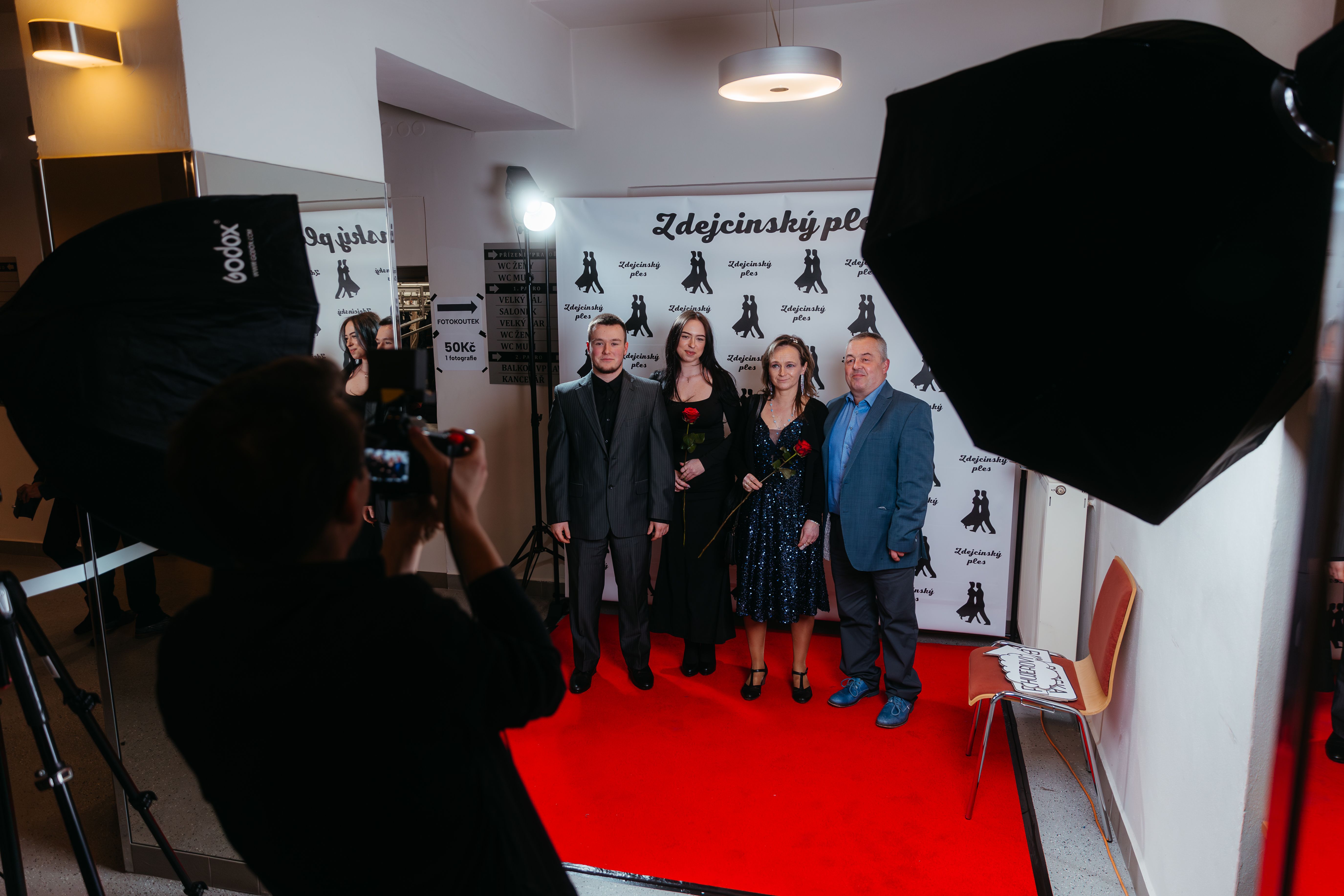 Fotokoutek na akci Zdejcinský ples 2024